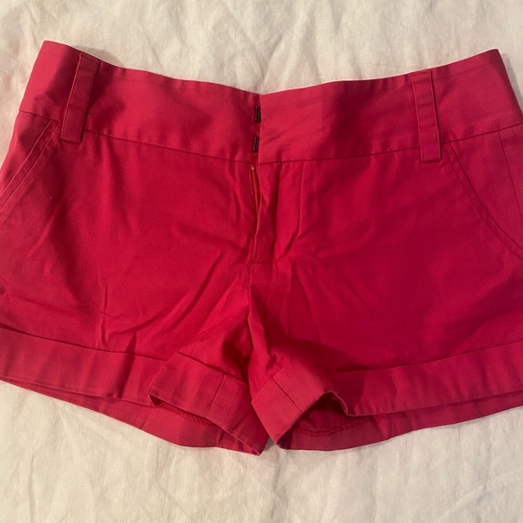 Alice + Oliva hot pink shorts - Picture 1 of 2